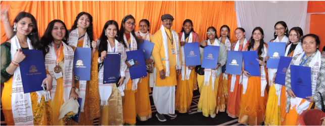 अखिल विश्व गायत्री परिवार शांतिकुंज के शताब्दी समारोह में 1160 विद्यार्थियों को बांटी उपाधियां