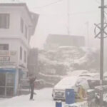 उत्तराखंड बर्फबारी शुरू बर्फबारी से नजारा खूबसूरत बना