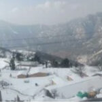 सीजन की दूसरी बर्फबारी, सैलानियों और स्थानीय व्यवसायियों के चेहरे खिले