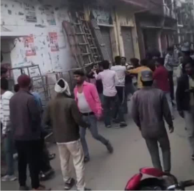 जसपुर क्षेत्र के महुआडाबरा में दो पक्षों के बीच खूनी संघर्ष