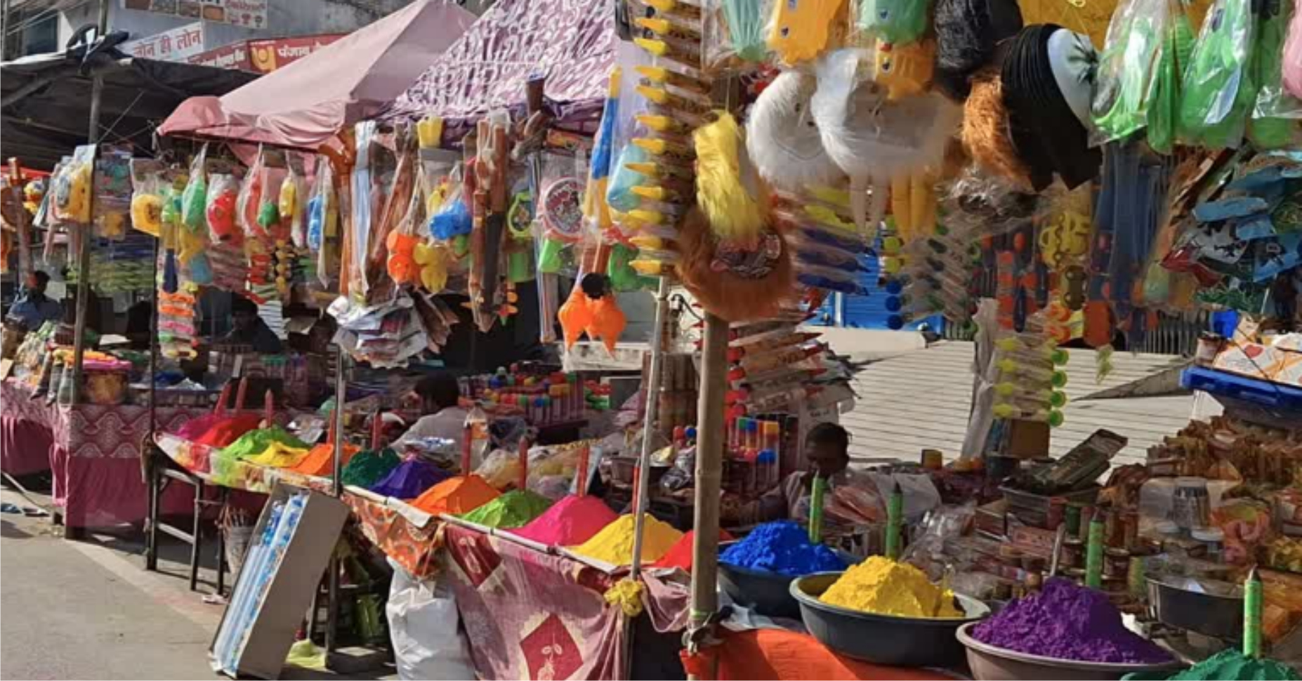 होली को लेकर नगर में उत्साह, बाजारों में बंपर भीड