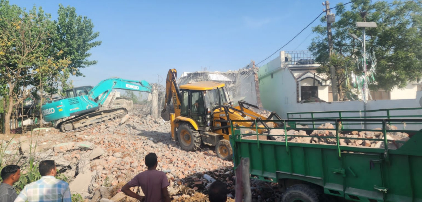उधम सिंह नगर में एक साथ कई अवैध धार्मिक संरचनाएं ध्वस्त