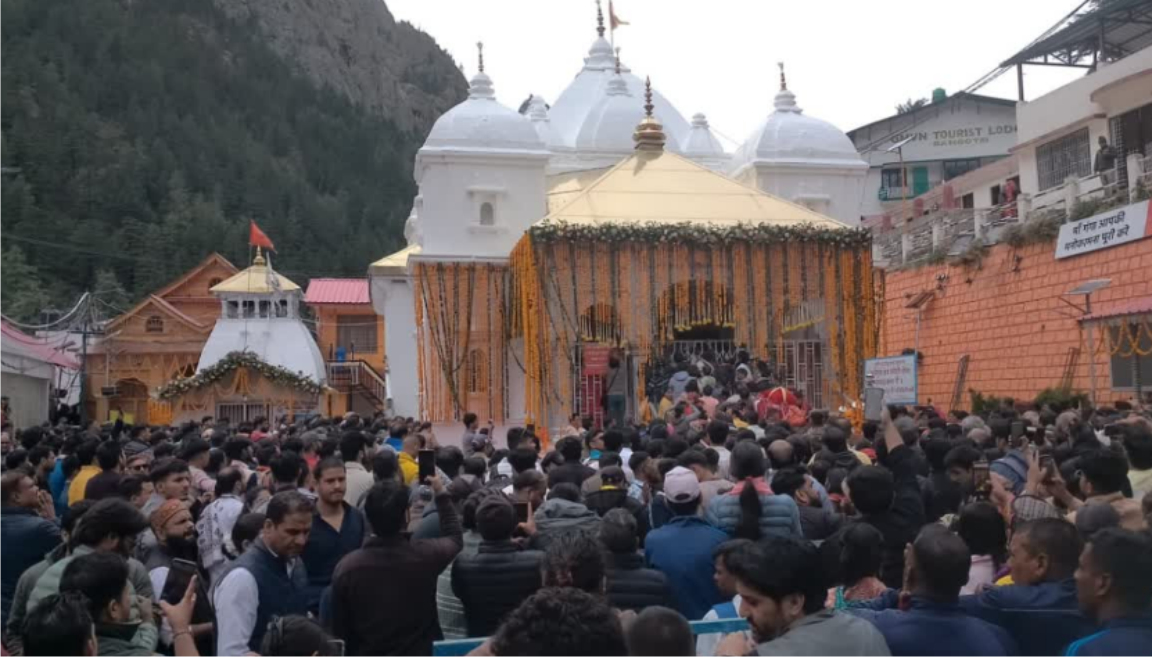 वैदिक मंत्रोचार, धार्मिक अनुष्ठान के बाद गंगोत्री धाम के कपाट श्रद्धालुओं के दर्शनार्थ हेतु खुले