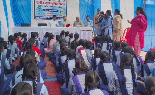 जिलाधिकारी नितिन भदौरिया ने राजकीय कन्या उच्च प्राथमिक विद्यालय, गाँधी कॉलोनी रुद्रपुर में राष्ट्रीय कृमि मुक्ति दिवस का किया शुभारंभ