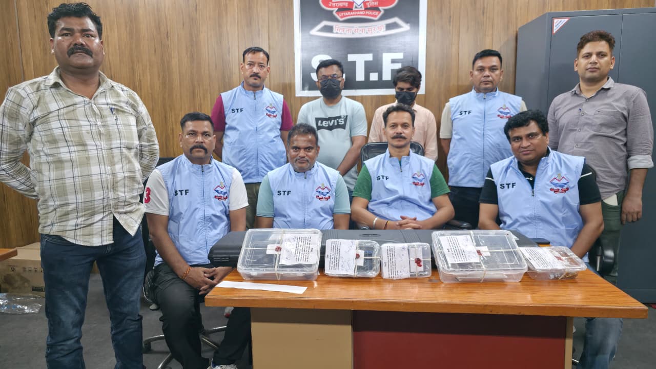 फर्जी शस्त्र लाइसेंस मामला - एसटीएफ ने रुद्रपुर क्षेत्र से दो आरोपियों किये गिरफ्तार