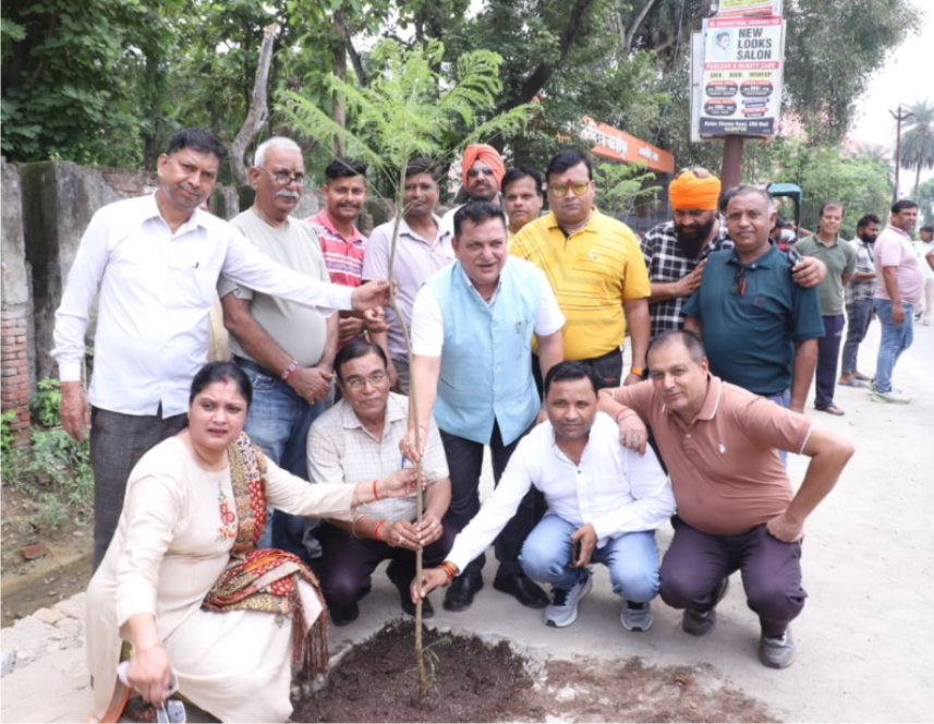 नगर निगम काशीपुर द्वारा पॉलीटेक्निक कॉलेज, मानपुर रोड पर आयोजित पौधारोपण कार्यक्रम में की सहभागिता