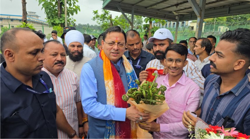 सीएम ने सुनीं जनसमस्याएं, दिए अधिकारियों को त्वरित समाधान के निर्देश
