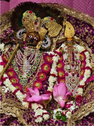 राधे-राधे : दिव्य क्षण के साक्षी बनने के लिए देश-दुनिया से श्रद्धालुओं के कदम बरसाना की ओर
