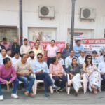 बैंक कर्मचारी अपनी मांगों कोे लेकर सड़कों पर उतरे